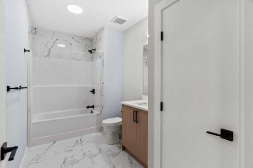 157 Vantage Drive, Cochrane, AB - Indoor Photo Showing Bathroom