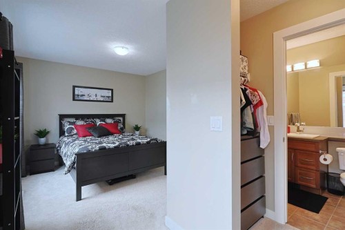 505 Evanston Square Nw, Calgary, AB - Indoor Photo Showing Bedroom