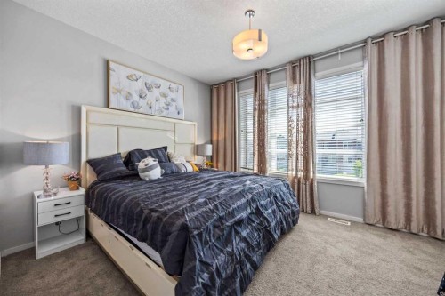 9121 52 Street Ne, Calgary, AB - Indoor Photo Showing Bedroom