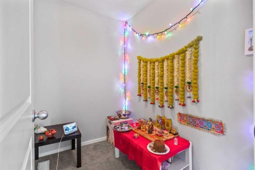 9121 52 Street Ne, Calgary, AB - Indoor Photo Showing Other Room