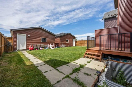 9121 52 Street Ne, Calgary, AB - Outdoor