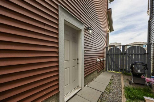 9121 52 Street Ne, Calgary, AB - Outdoor