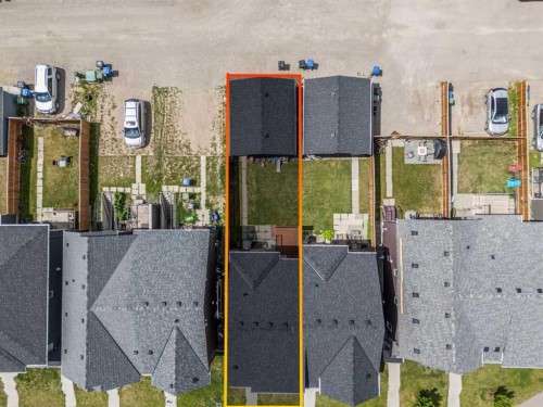 9121 52 Street Ne, Calgary, AB - 