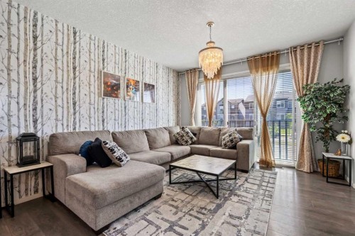 9121 52 Street Ne, Calgary, AB - Indoor Photo Showing Living Room