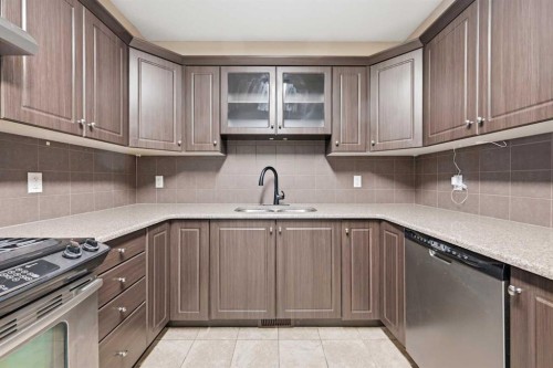 10622 Cityscape Drive Ne, Calgary, AB - Indoor Photo Showing Kitchen With Double Sink