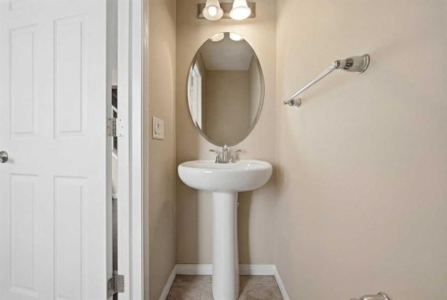 10622 Cityscape Drive Ne, Calgary, AB - Indoor Photo Showing Bathroom