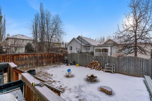 35 Cranleigh Drive Se, Calgary, AB - Outdoor