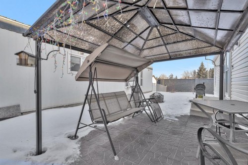 254 Erin Woods Circle Se, Calgary, AB - Outdoor
