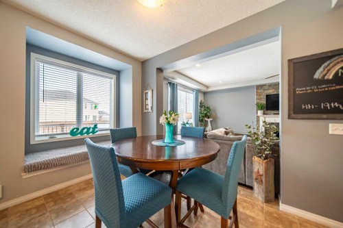 322 Windridge View Sw, Airdrie, AB - Indoor Photo Showing Dining Room