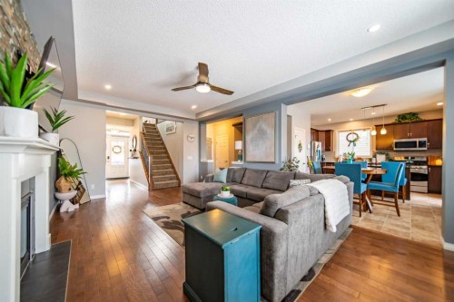 322 Windridge View Sw, Airdrie, AB - Indoor Photo Showing Living Room