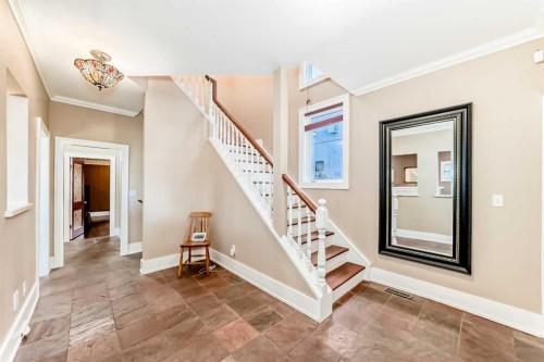 452 13 Street Nw, Calgary, AB - Indoor Photo Showing Other Room