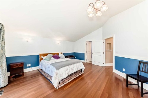 452 13 Street Nw, Calgary, AB - Indoor Photo Showing Bedroom