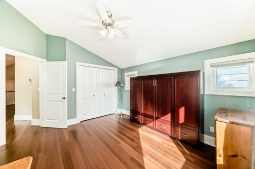 452 13 Street Nw, Calgary, AB - Indoor Photo Showing Other Room