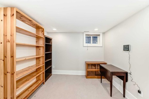 452 13 Street Nw, Calgary, AB - Indoor