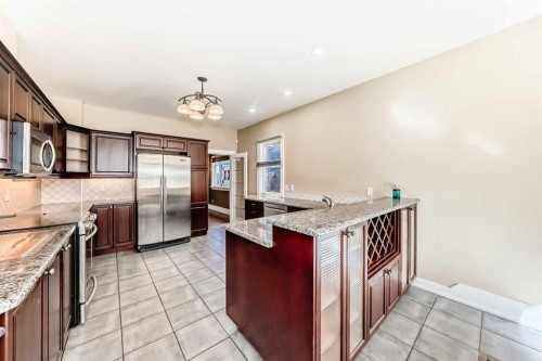 452 13 Street Nw, Calgary, AB - Indoor Photo Showing Other Room