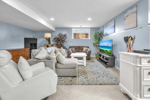 301 Mcleod Crescent, Diamond Valley, AB - Indoor