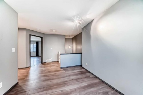 280-4037 42 Street Nw, Calgary, AB - Indoor Photo Showing Other Room
