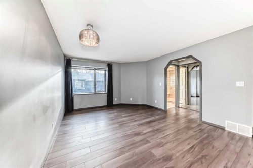 280-4037 42 Street Nw, Calgary, AB - Indoor Photo Showing Other Room