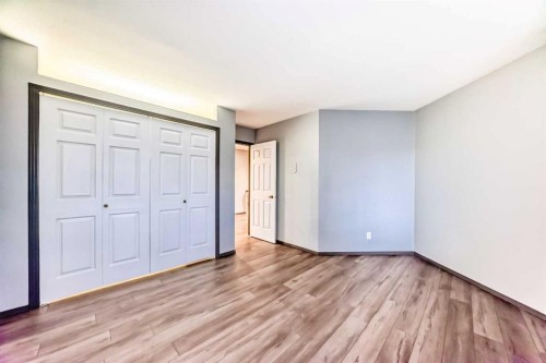 280-4037 42 Street Nw, Calgary, AB - Indoor Photo Showing Other Room