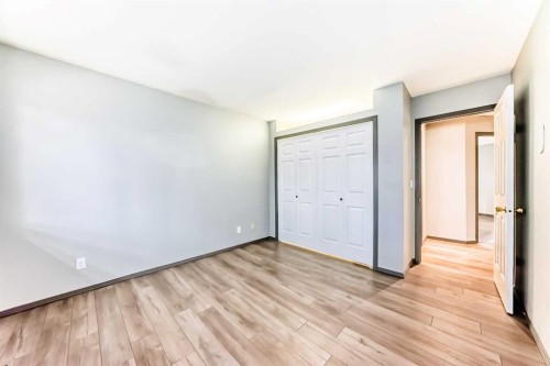 280-4037 42 Street Nw, Calgary, AB - Indoor Photo Showing Other Room