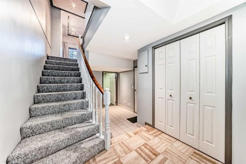 280-4037 42 Street Nw, Calgary, AB - Indoor Photo Showing Other Room