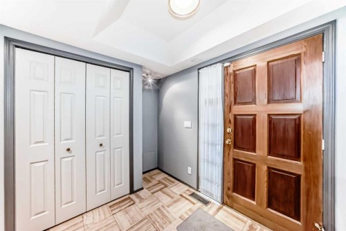 280-4037 42 Street Nw, Calgary, AB - Indoor Photo Showing Other Room