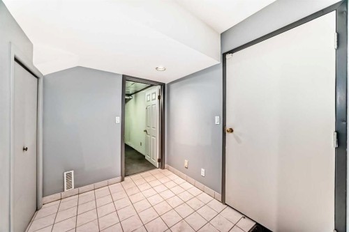 280-4037 42 Street Nw, Calgary, AB - Indoor