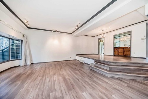 280-4037 42 Street Nw, Calgary, AB - Indoor Photo Showing Other Room
