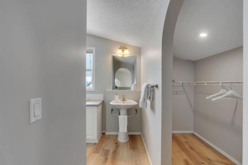 41 Saddlefield Drive Ne, Calgary, AB - Indoor