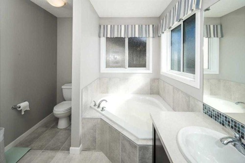 5 Panatella Square Nw, Calgary, AB - Indoor Photo Showing Bathroom