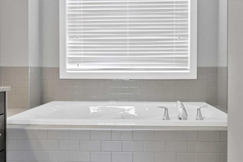 629 Marina Drive, Chestermere, AB - Indoor Photo Showing Bathroom