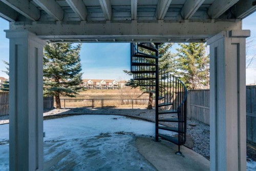 135 Copperleaf Crescent Se, Calgary, AB 