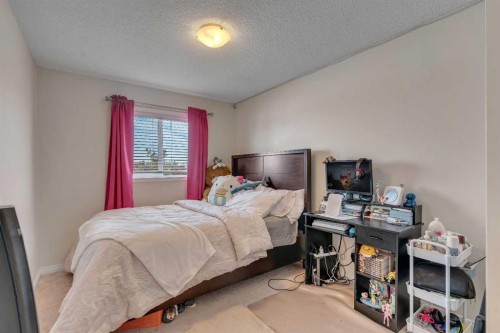 245 Auburn Crest Way Se, Calgary, AB - Indoor Photo Showing Bedroom
