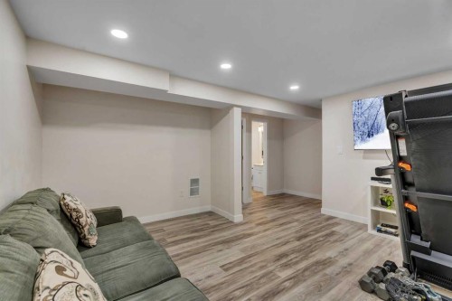 245 Auburn Crest Way Se, Calgary, AB - Indoor