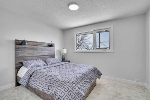 7842 21A Street Se, Calgary, AB - Indoor Photo Showing Bedroom
