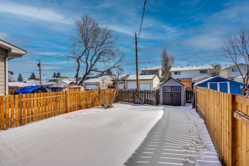 7842 21A Street Se, Calgary, AB - Outdoor