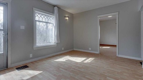 2122 23 Avenue, Didsbury, AB - Indoor Photo Showing Other Room