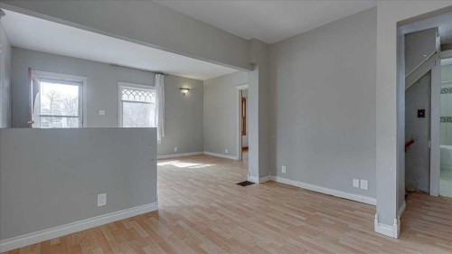 2122 23 Avenue, Didsbury, AB - Indoor Photo Showing Other Room