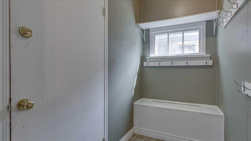 2122 23 Avenue, Didsbury, AB - Indoor Photo Showing Other Room
