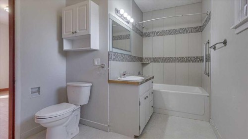 2122 23 Avenue, Didsbury, AB - Indoor