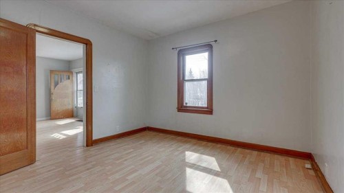 2122 23 Avenue, Didsbury, AB - Indoor Photo Showing Other Room