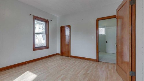 2122 23 Avenue, Didsbury, AB - Indoor Photo Showing Other Room