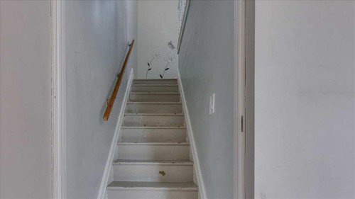 2122 23 Avenue, Didsbury, AB - Indoor Photo Showing Other Room
