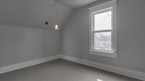 2122 23 Avenue, Didsbury, AB - Indoor Photo Showing Other Room