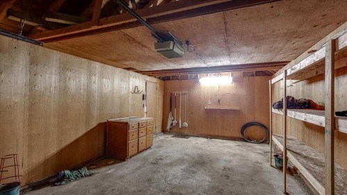 2122 23 Avenue, Didsbury, AB - Indoor Photo Showing Basement