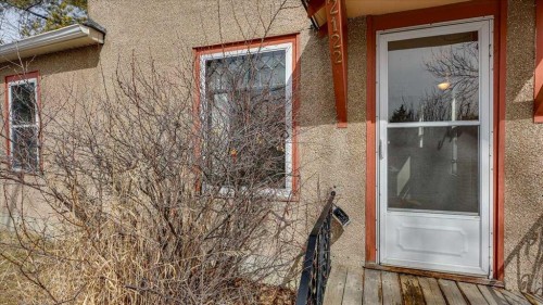 2122 23 Avenue, Didsbury, AB - Outdoor With Exterior