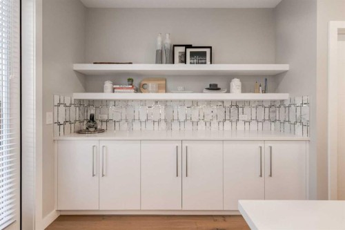 40 Timberline Way Sw, Calgary, AB - Indoor Photo Showing Other Room