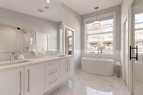 40 Timberline Way Sw, Calgary, AB - Indoor Photo Showing Bathroom