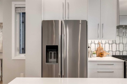 40 Timberline Way Sw, Calgary, AB - Indoor Photo Showing Kitchen With Stainless Steel Kitchen