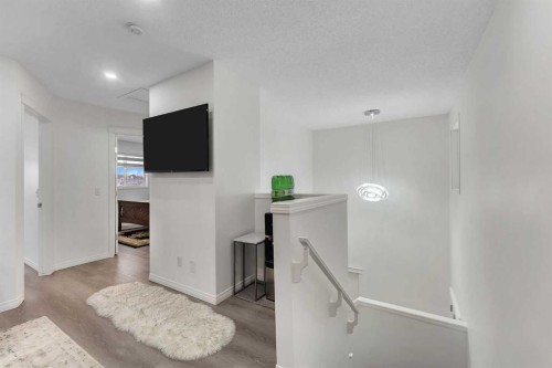 41 Royal Birch Terrace Nw, Calgary, AB - Indoor Photo Showing Other Room